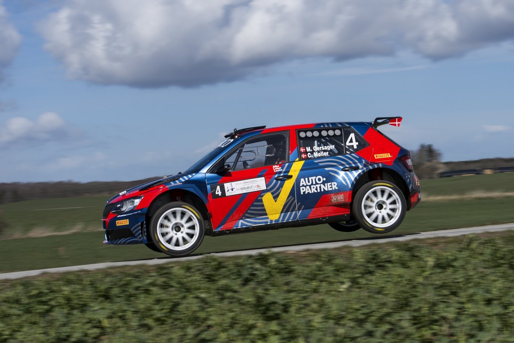 Marco Gersager og Carina Møller var flyvende og tog andenpladsen i sæsonpremieren i Dansk Super Rally
(Foto: Jokum Tord Larsen)
